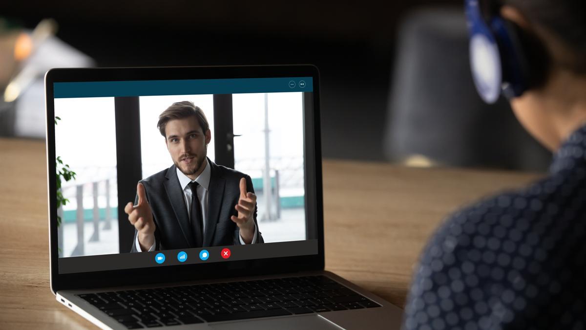 Claves para no fallar en una entrevista de trabajo por videoconferencia.