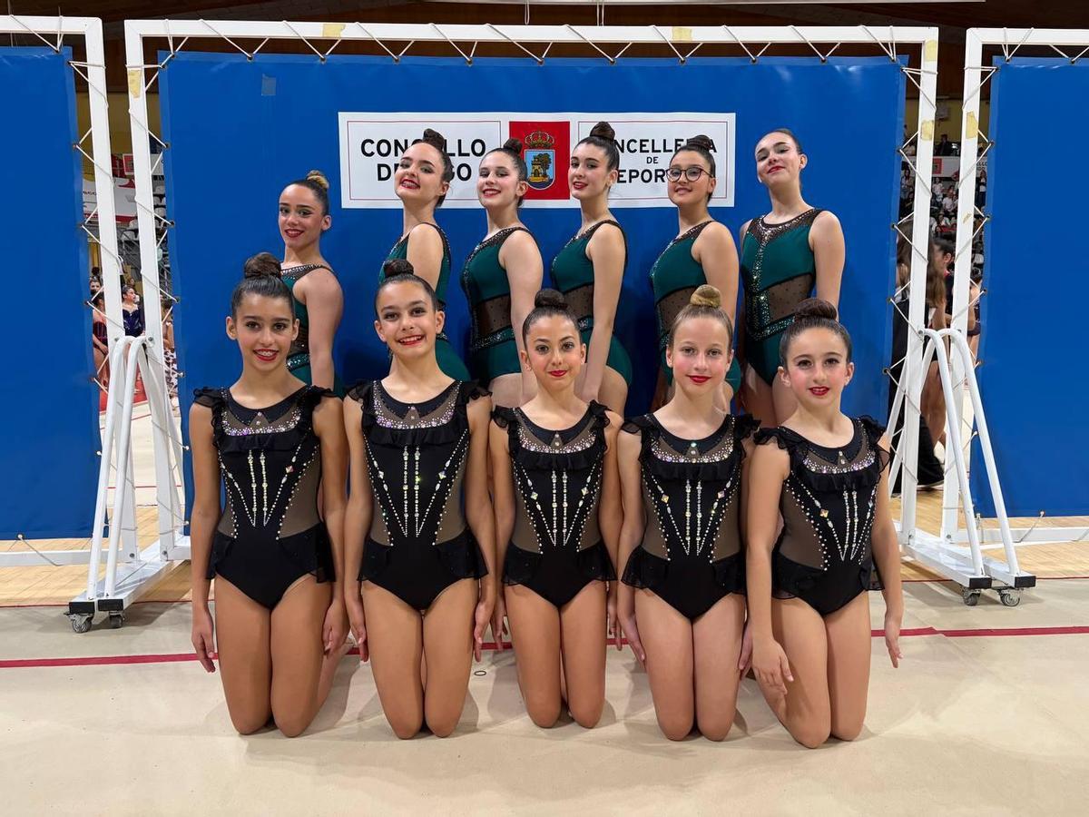 Los conjuntos del Club Viravolta Jael regresaron con dos medallas de su visita a Pontevedra.