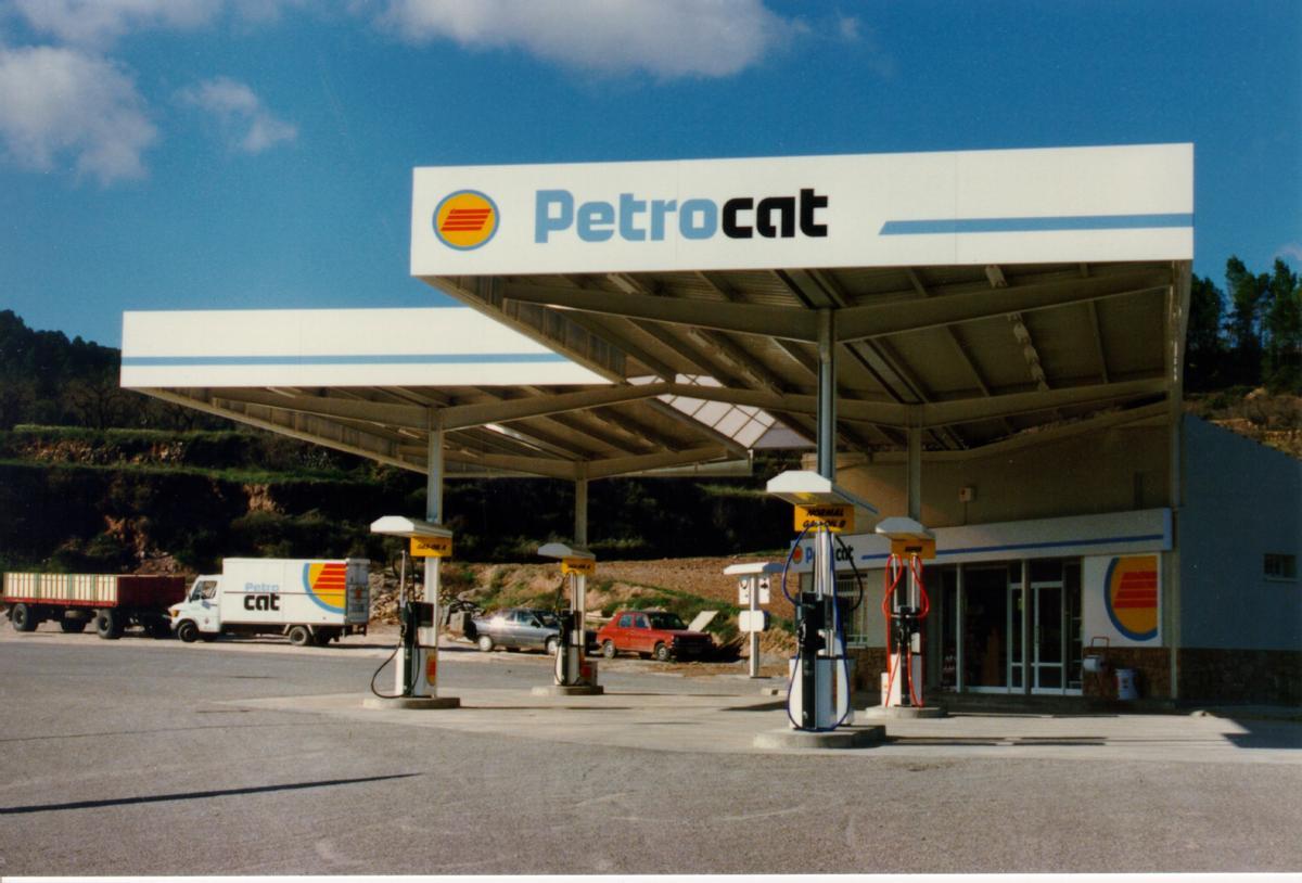 Repsol compra a la Generalitat el 5% de Petrocat i passa a tenir el 100% Repsol compra a la Generalitat el 5% de Petrocat i passa a tenir el 100%