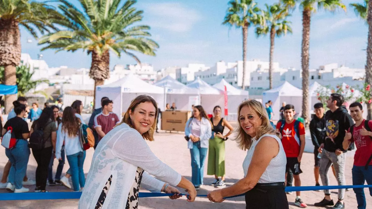 Arrecife inaugura la primera feria de emprendimiento del municipio