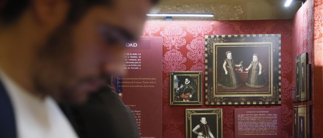 Algunas de las piezas en la exposición sobre Felipe II y Córdoba.