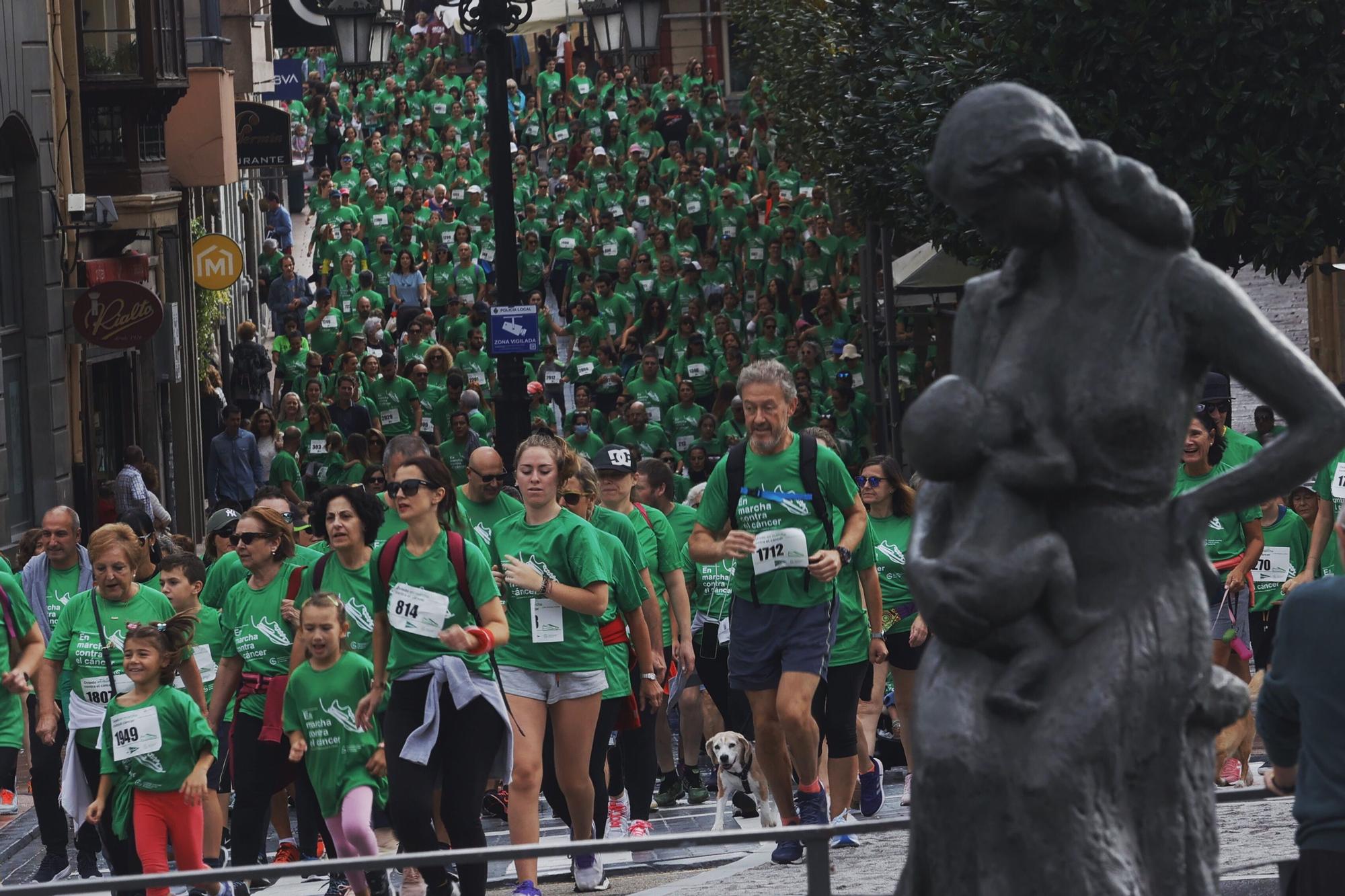 EN IMÁGENES: Asturias se echa a la calle para correr contra el cáncer