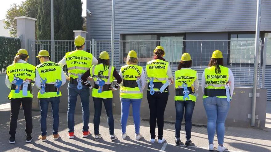 Profesores reivindican la reconstrucción del colegio Hispanidad.