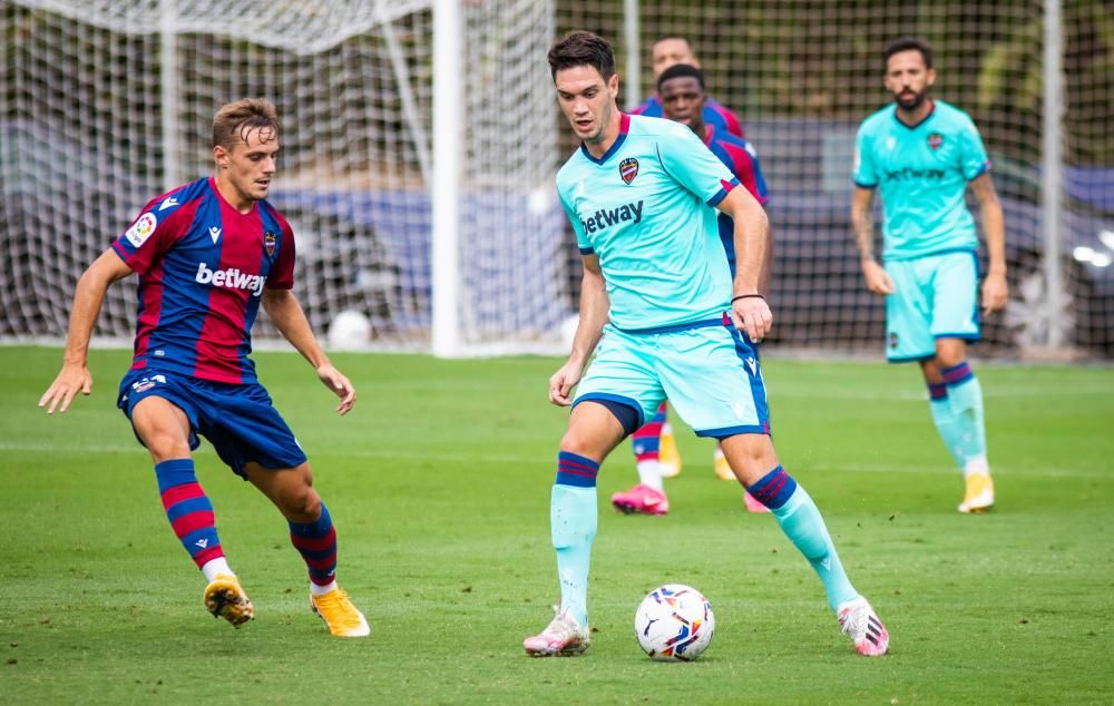 El Levante se entrena contra el Levante