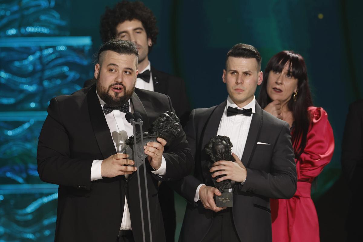 El equipo de Semillas de Kivu agradece tras ganar el premios al Mejor Cortometraje Documental.jpg