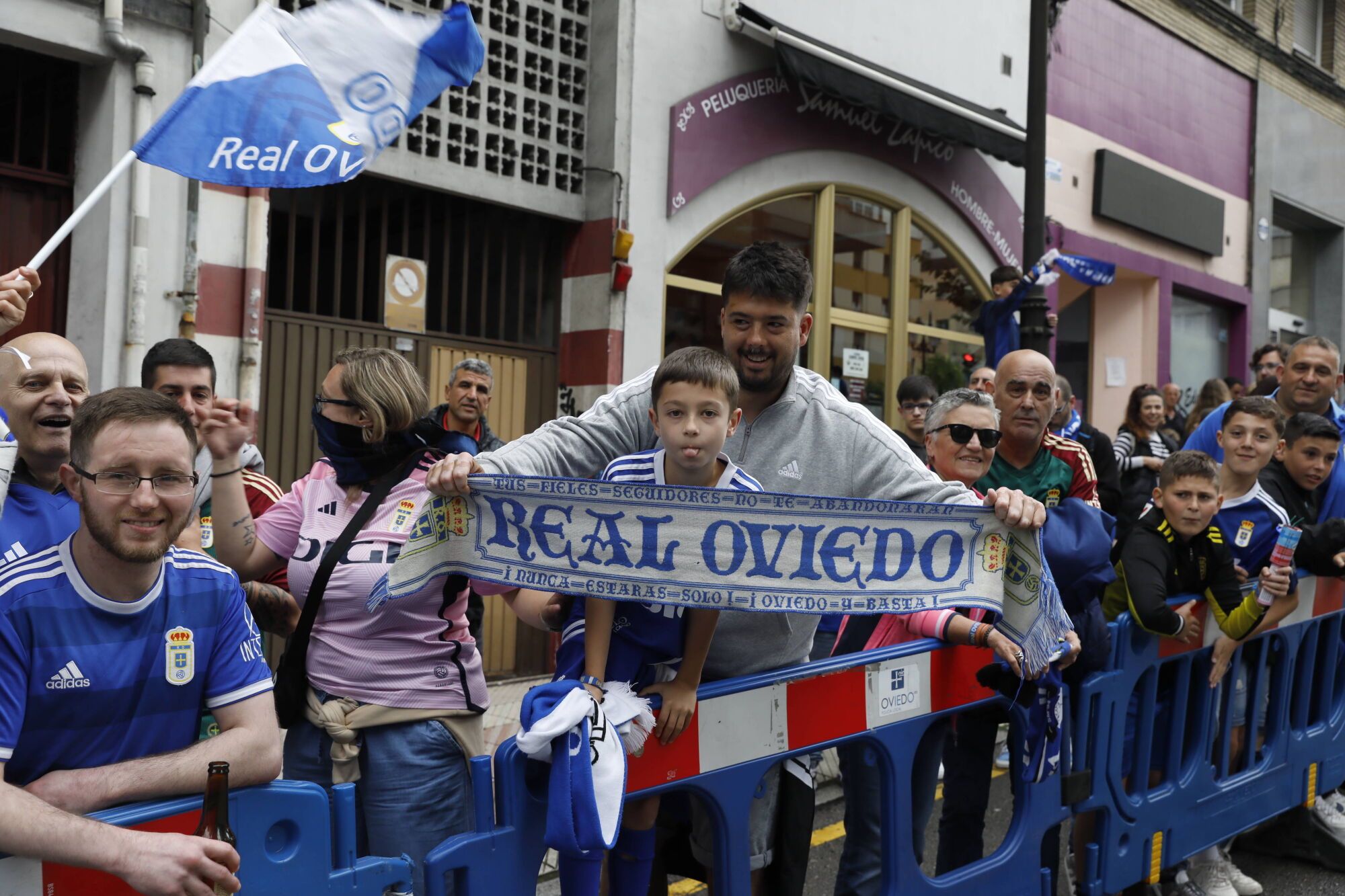 Así fue el recibimiento de la afición al Real Oviedo y toda la previa del último partido de la temporada