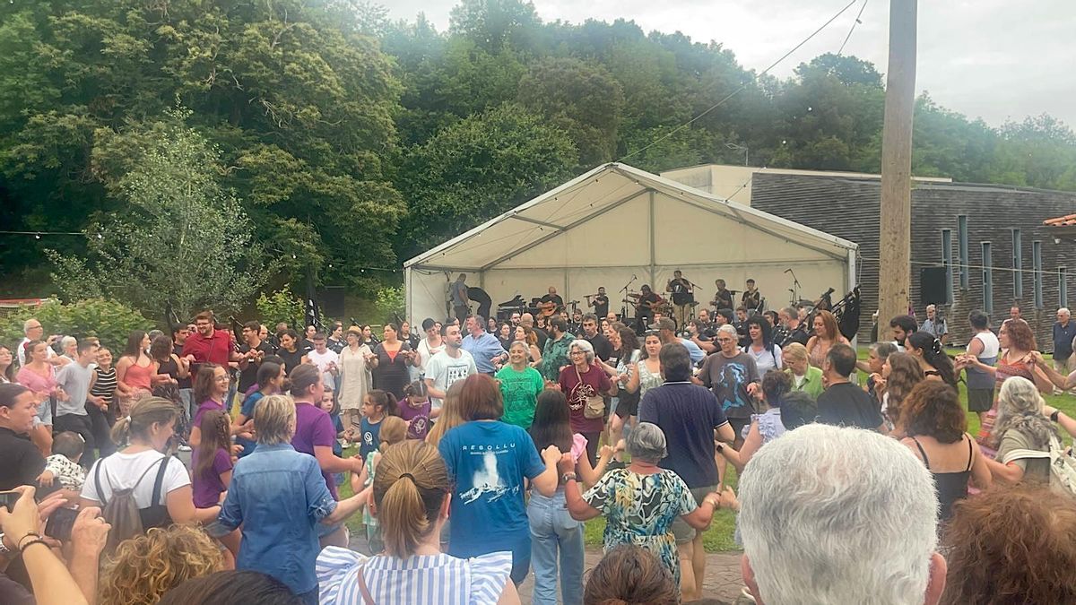 Fiesta del Llaciniegu en Porrúa (Llanes).