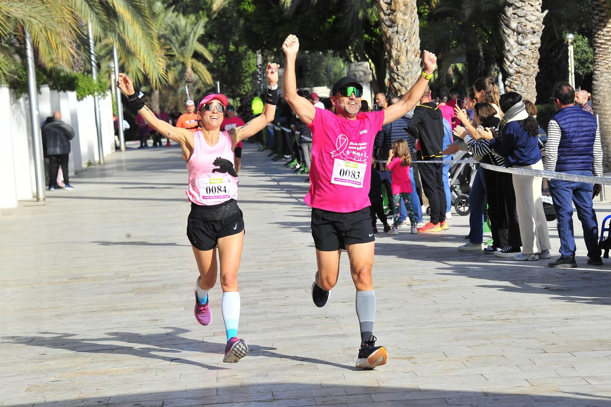 Una marea rosa imparable contra el cáncer de mama en Elche