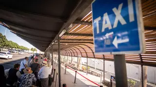 Empresarios del sur de Tenerife plantean un acuerdo para compartir el servicio del taxi