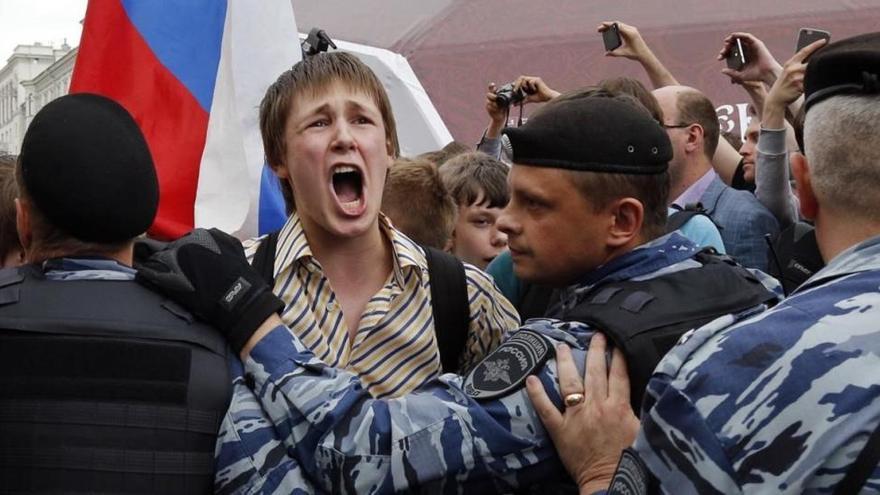 Más de 1.300 detenidos, entre ellos el opositor Alekséi Navalni, en las multitudinarias protestas contra la corrupción en Rusia