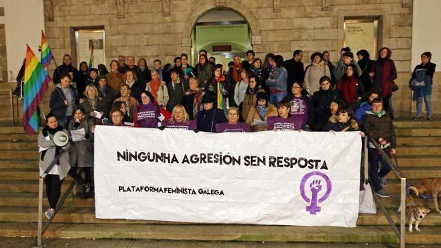 La protesta tuvo lugar en las escaleras del MARCO // MG BREA