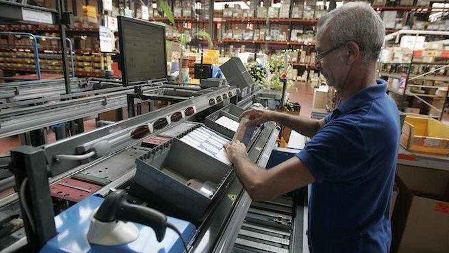 Imagen de un trabajador dentro de Cofarán.