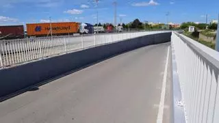 Catarroja recupera el acceso del paso subterráneo bajo las vías del tren