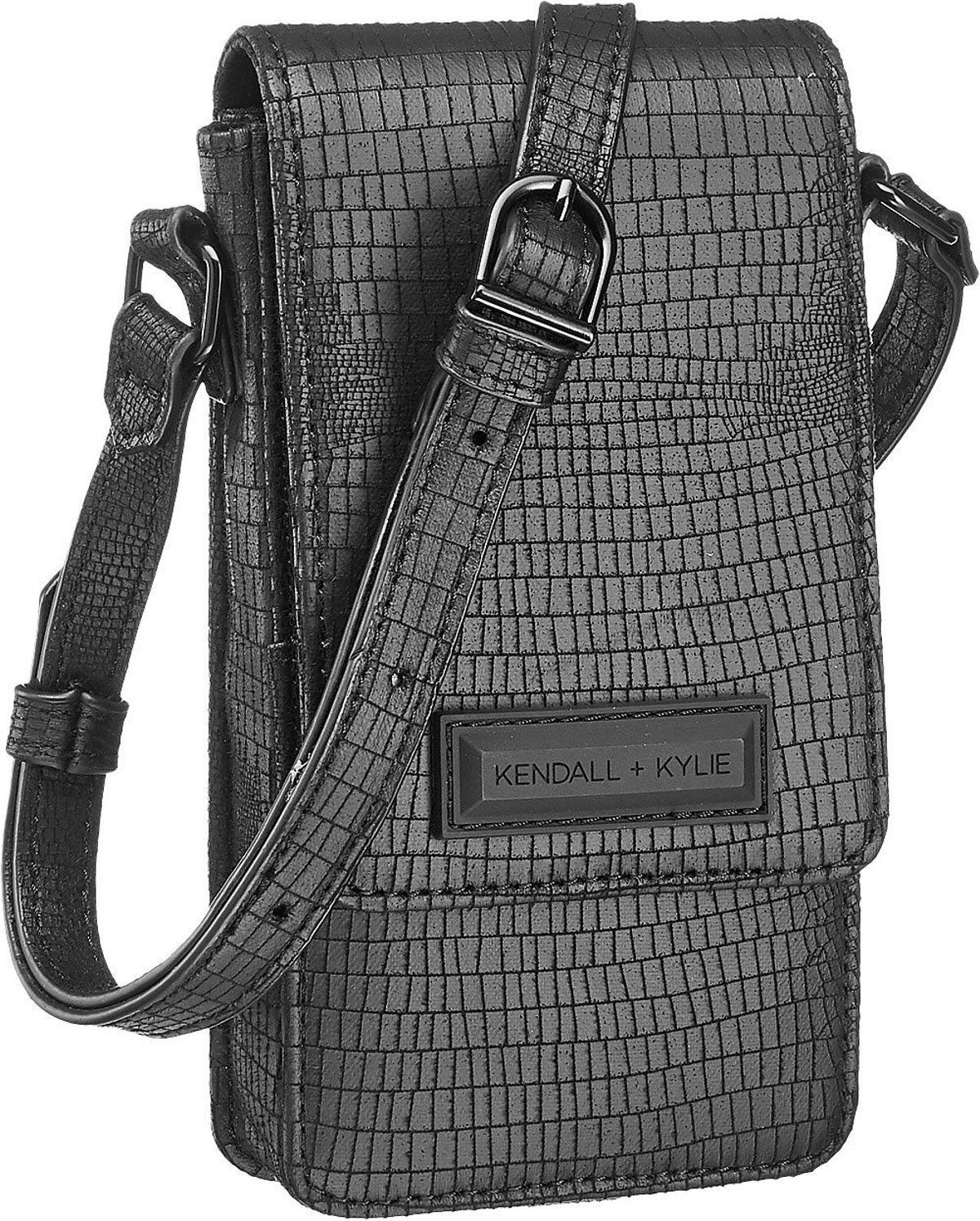 Microbolso alargado para el teléfono móvil Kendall + Kylie para Deichmann (Precio: 14,90 euros) Microbolso alargado para el teléfono móvil Kendall + Kylie para Deichmann (Precio: 14,90 euros)