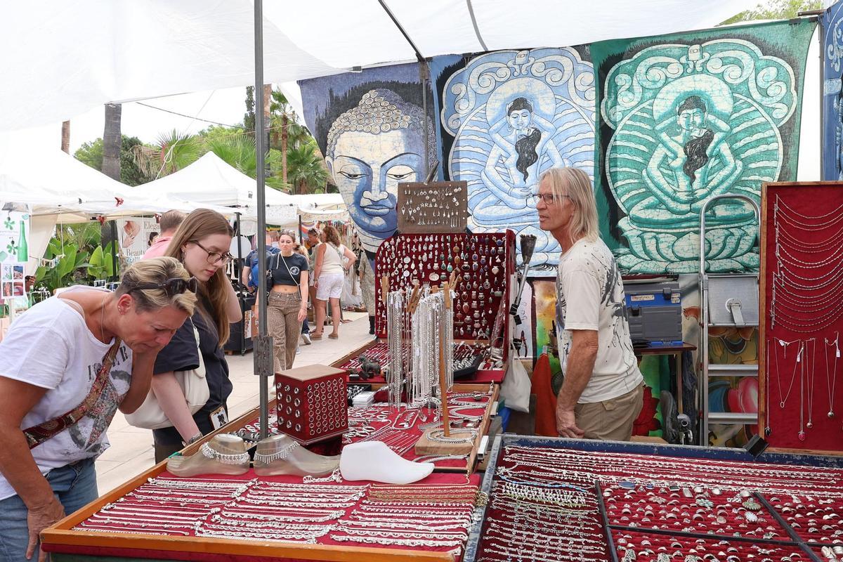 Mercadillo hippie de Punta Arabí