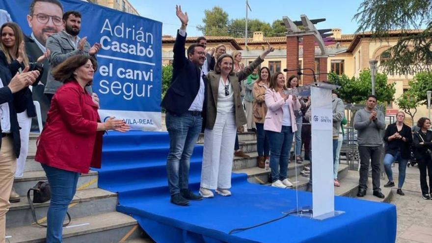 La secretaria general del PP y portavoz en el Congreso, Cuca Gamarra, arropó a Casabó en su acto central de campaña. | MEDITERRÁNEO