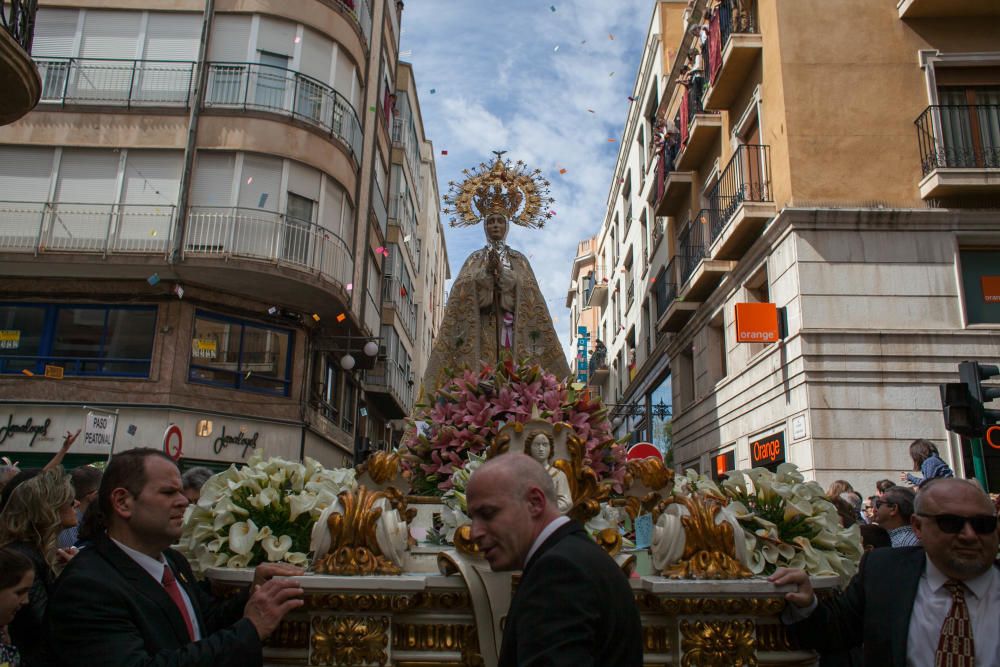 El Cristo Resucitado y de la Virgen de la Asunción inundan la ciudad de alegría y color