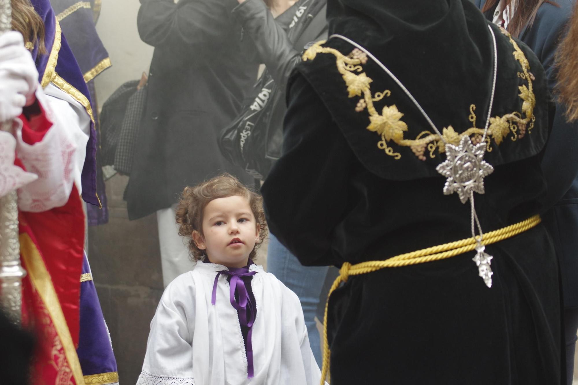 Salida de la cofradía de Viñeros, el Jueves Santo de 2024.