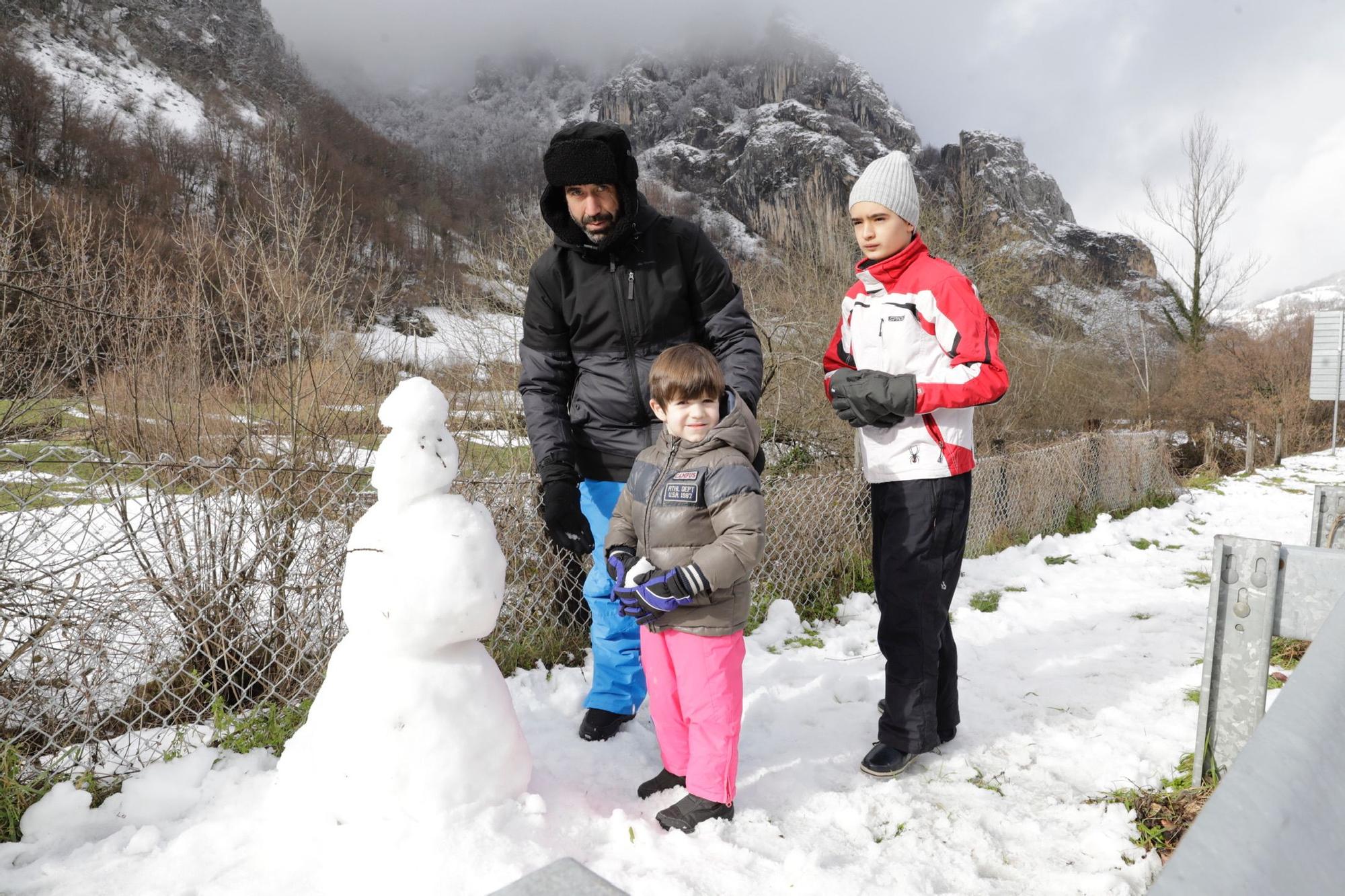 En imágenes: Jornada invernal en Asturias