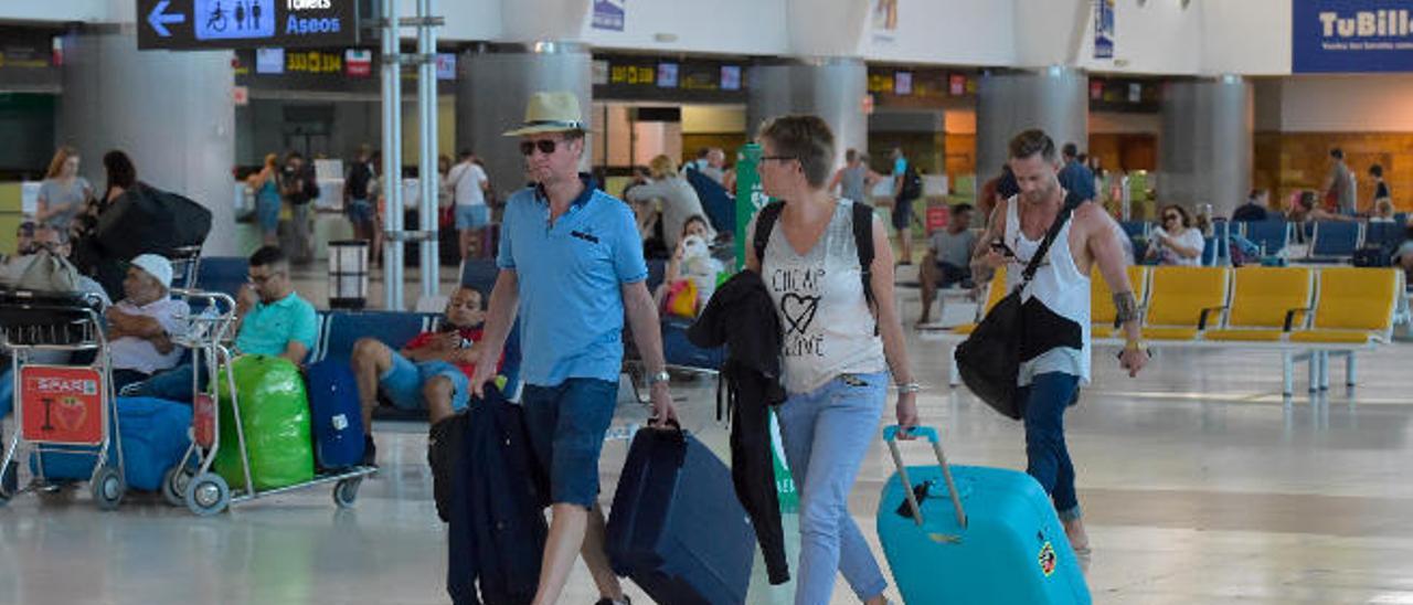Los aeropuertos mueven a 1,3 millones de pasajeros en la operación retorno