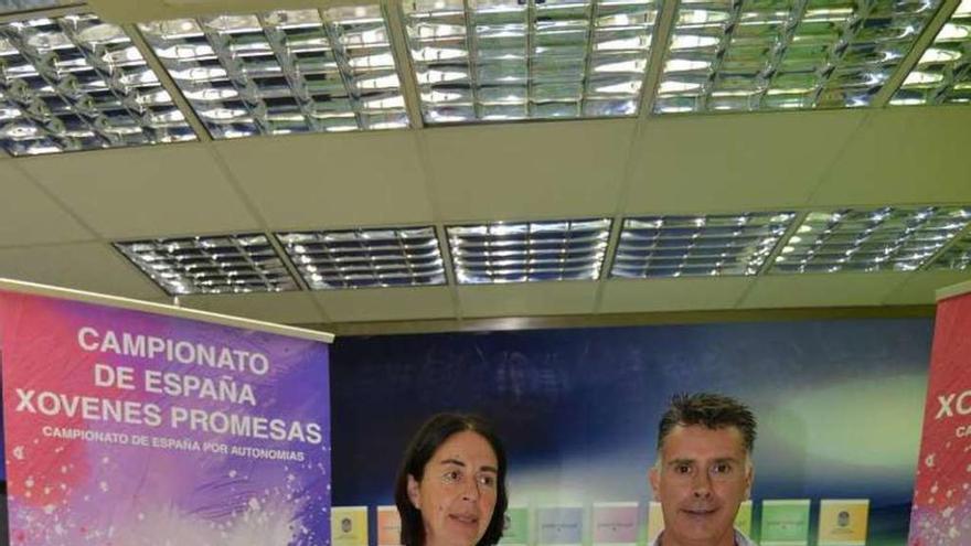 Alfredo Bea y Anxos Riveiro en la presentación de la prueba. // G. S.