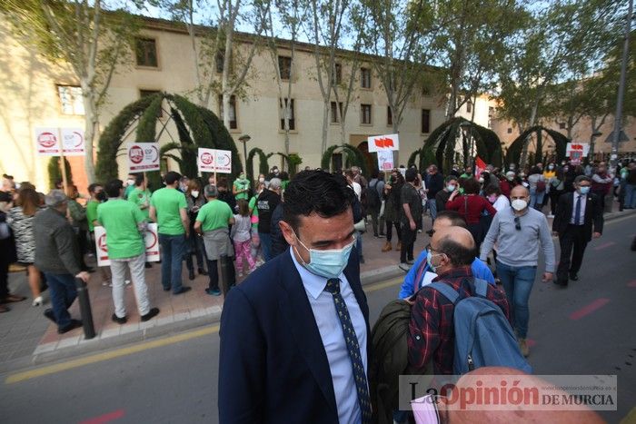 La Marea Verde toma Murcia en contra de un Gobierno con los expulsados de Vox