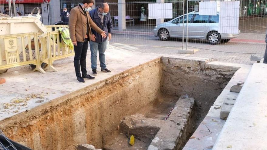 Los fragmentos del mosaico que pertenecería a la villa romana descubierta en la plaça de Baix.