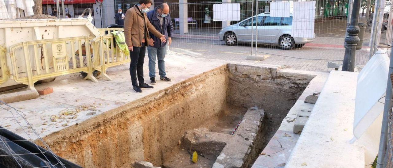 Los fragmentos del mosaico que pertenecería a la villa romana descubierta en la plaça de Baix.