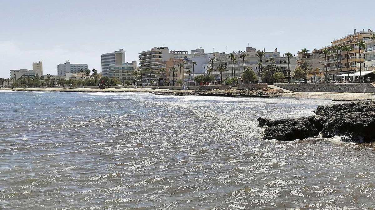 En la imagen hoteles de Cala Millor, que como los del resto de las islas podran alojar menores de 15 aÃ±os en camas supletorias.