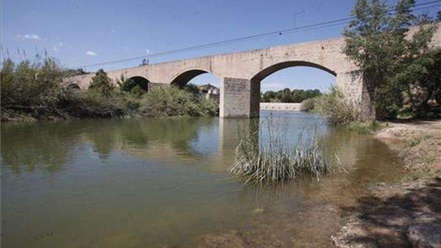 El juez cita a declarar a una empresa por la contaminación del río Mijares