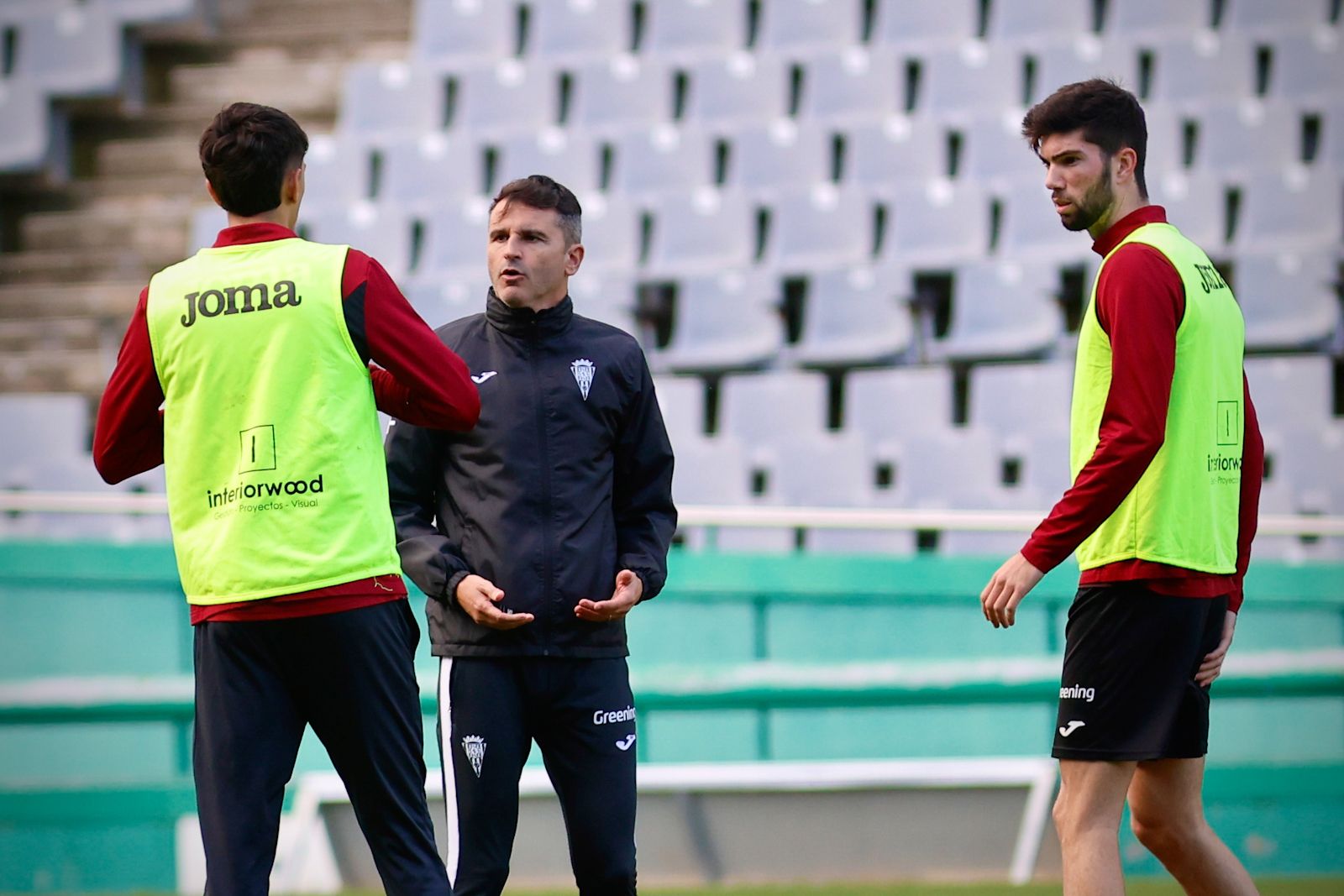 El Córdoba entrena ante su afición en El Arcángel