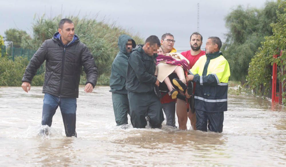 Vecinos evacuados en Almoradí