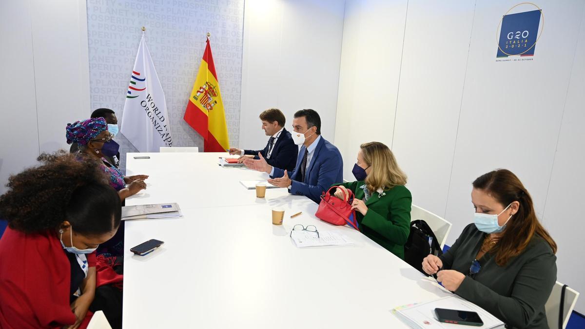 Pedro Sánchez y Nadia Calviño, en una reunión del G20.