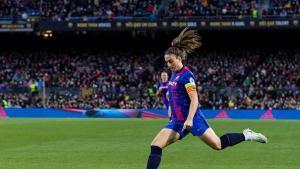 Alexia Putellas, del FC Barcelona, en acción durante el partido de cuartos de final de la Liga de Campeones Femenina de la UEFA entre el FC Barcelona y el Real Madrid CF en el Camp Nou, el 30 de marzo de 2022 en Barcelona