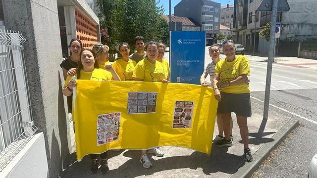 La plantilla de A Galiña Azul de Silleda realizó un paro como protesta contra el nuevo decreto.