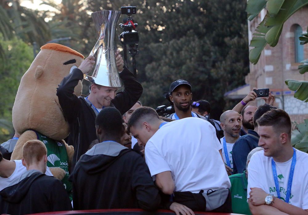 Málaga se lanza la calle para celebrar la EuroCup