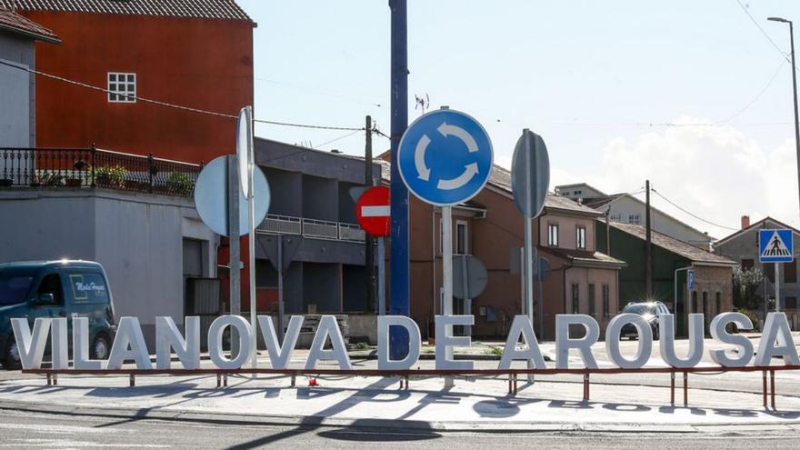 Renova carga contra el abandono que sufren las rotondas en Vilanova de Arousa