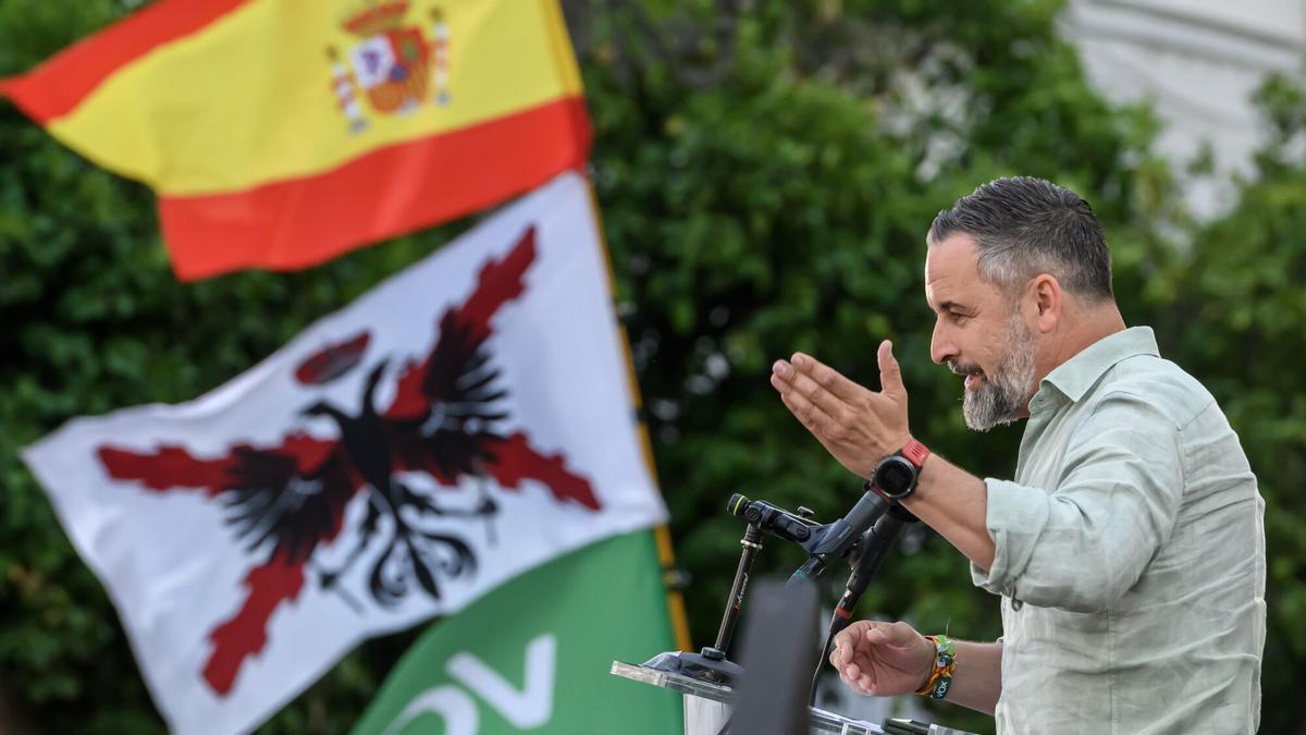 El PSOE se consuela con el aumento de Vox
