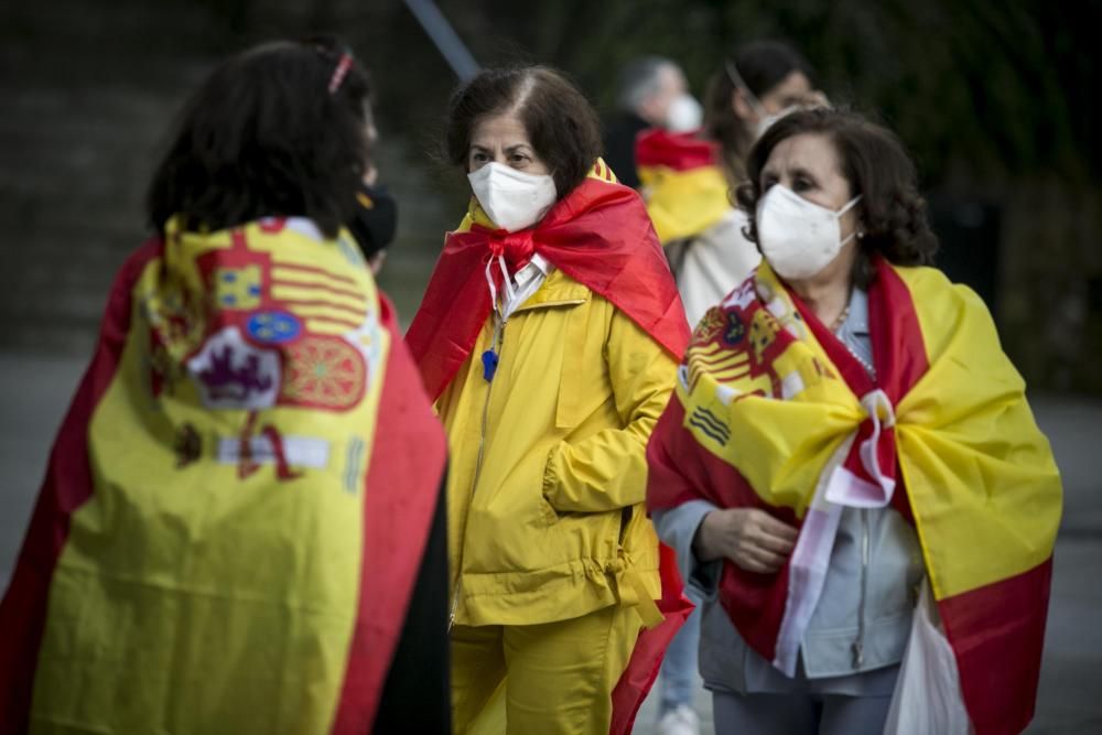 Cacerolada contra el gobierno en la plaza San Miguel, en Oviedo