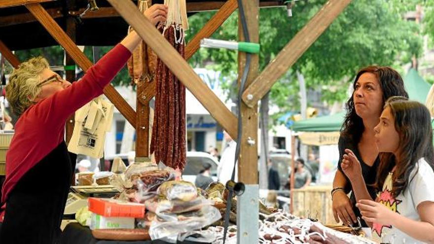 Embotits en una de les nombroses parades de menjar que hi havia en aquesta edició de l&#039;ExpoBages-Ascensió