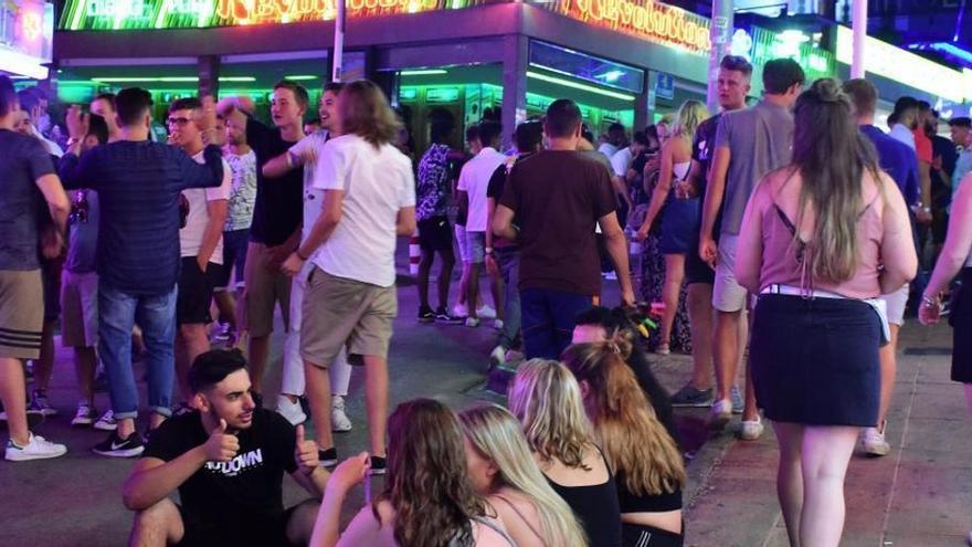 Polizei dreht in Calvià acht Clubs und Bars die Musik ab