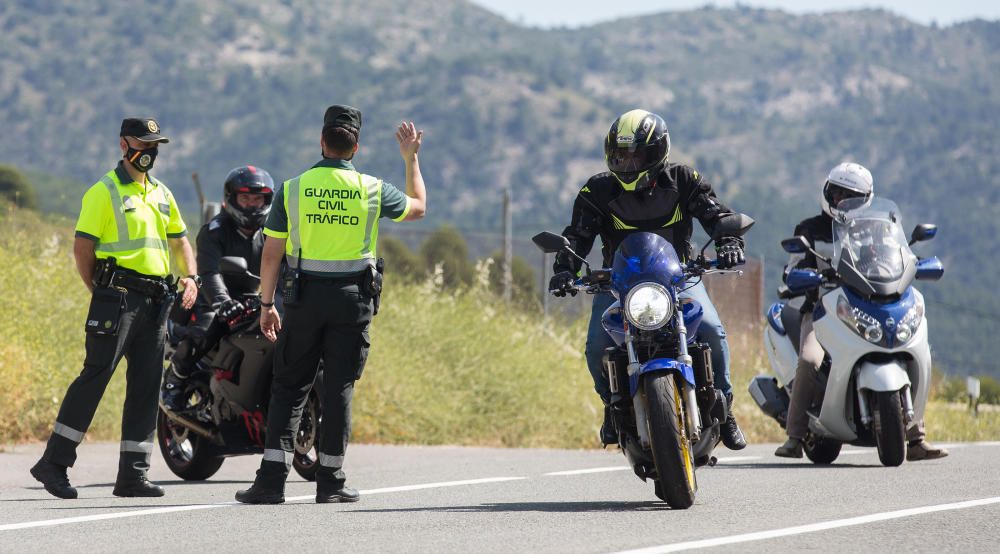 Las aglomeraciones de motoristas en La Carrasqueta obligan a la Guardia Civil a aumentar los controles.