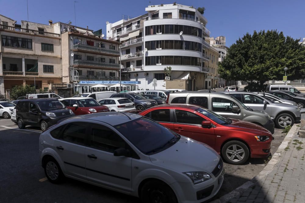 Falta de plazas de aparcamiento en El Terreno