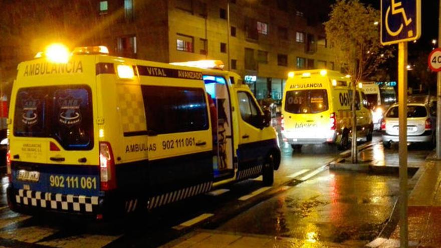 Dos ambulancias trasladaron a los heridos. //FDV