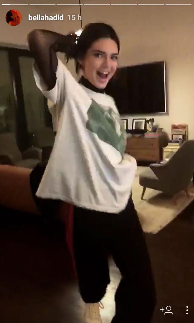 Kendall Jenner baila para Bella Hadid en su casa