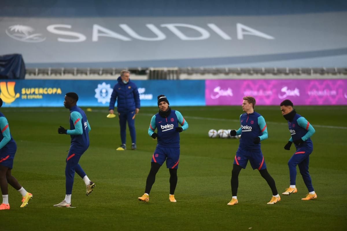 Entrenamiento del FC Barcelona en el estadio de El Arcángel