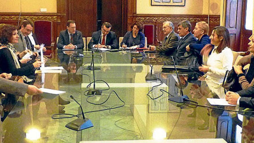 Imagen de la primera reunión a la que sí asistió Aguiló.