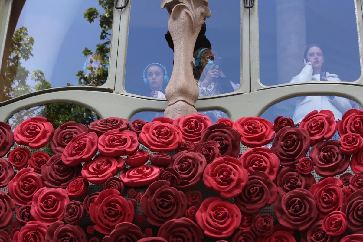 La casa Batlló, adornada para la diada