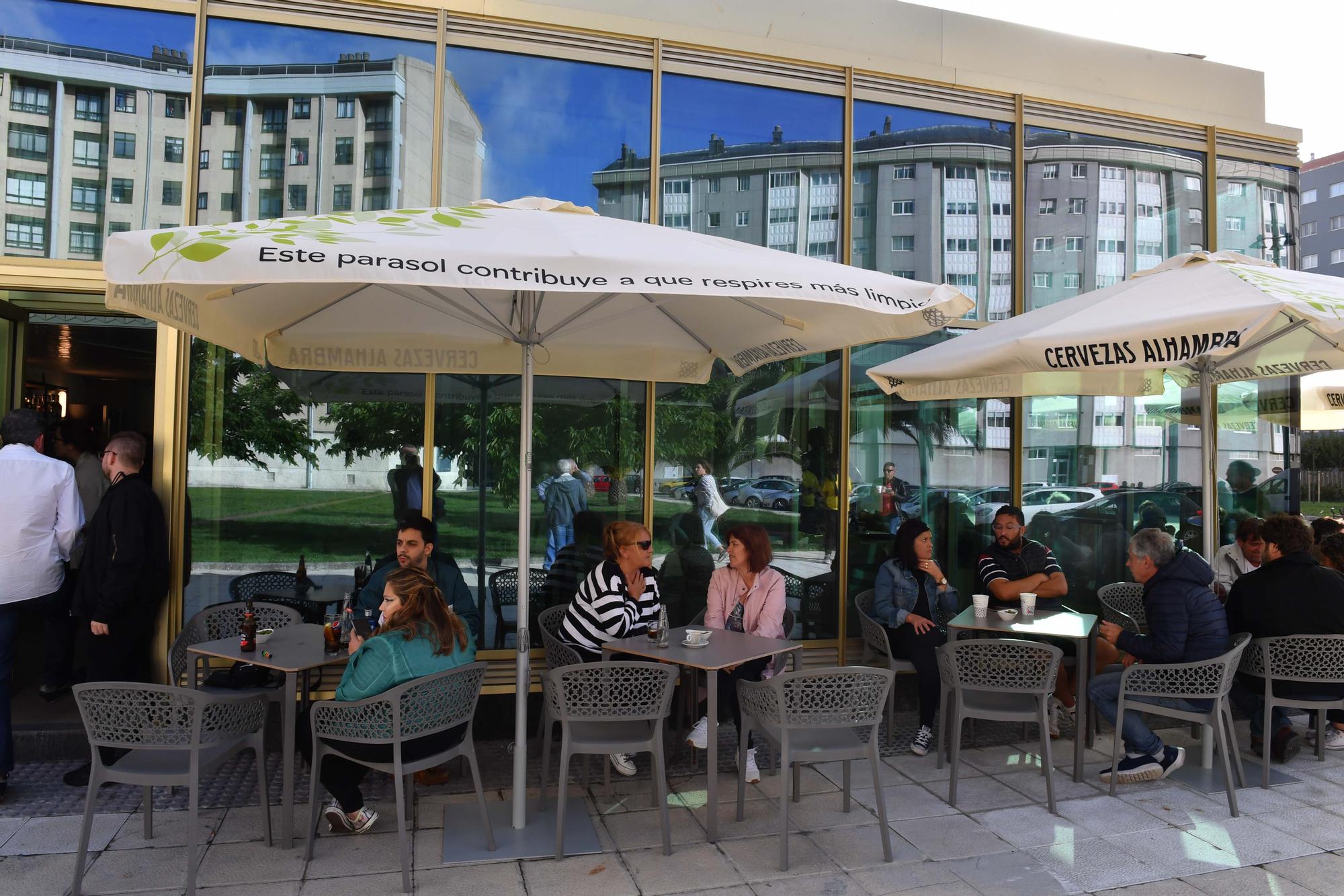 La cafetería del mercado de Adormideras revive como La Cantina después de llevar meses cerrada