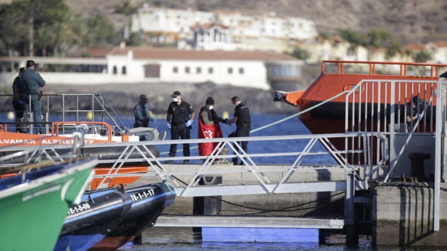 Desembarco de irregulares en Los Cristianos del pasado 31 de marzo.